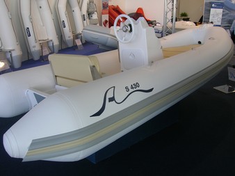 Nafukovací člun Arimar Premium 430 DL